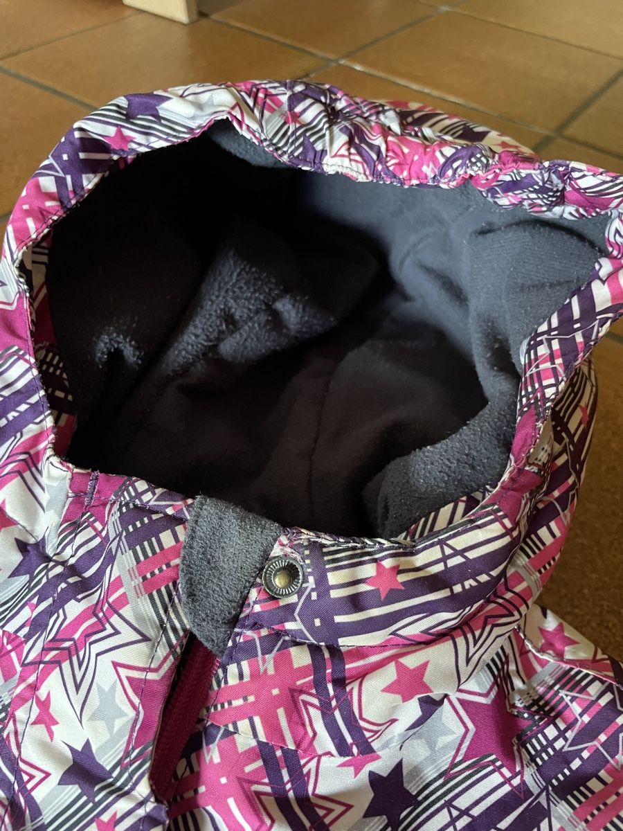 Vestes & Manteaux: Kinderjacke mit Sternenmuster – D'occasion à Zermatt par mar_f9v6 2