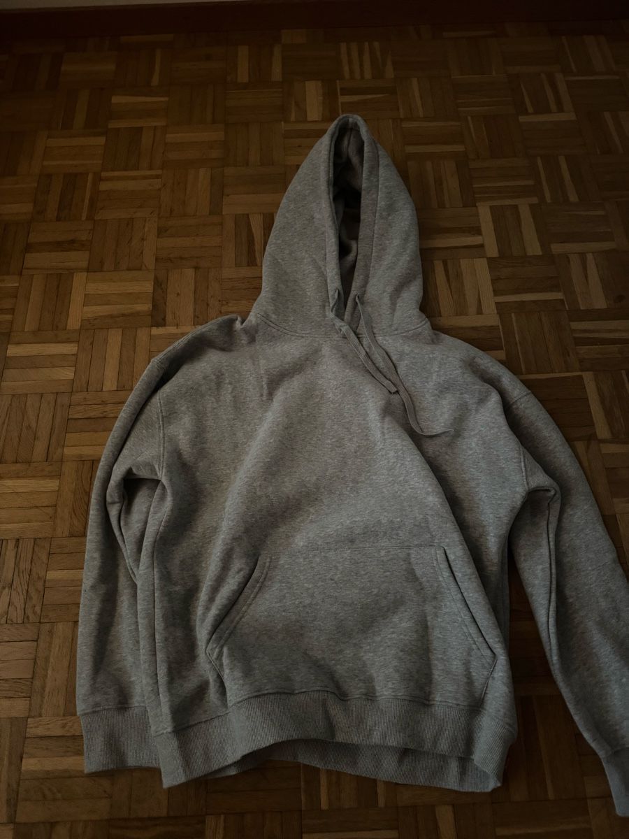 Pulls & Sweat-shirts: Supreme Hoodie Grau – Neuf (Voir description) à Kaltbrunn par salomonsandro 1