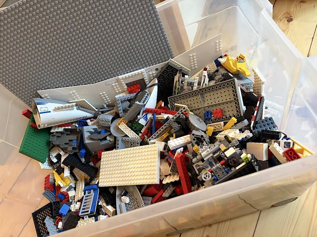 Jouets: Legokiste – D'occasion à Basel par sin_5npn 4