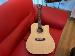 Akustikgitarre Puves mit Zubehör in sehr gutem Zustand!