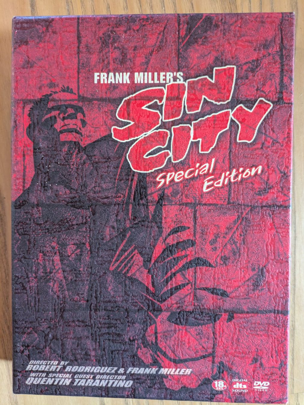 Tutti i DVDs: "Sin City" DVD - Special Edition – Usato da Männedorf venduto da Pacer19