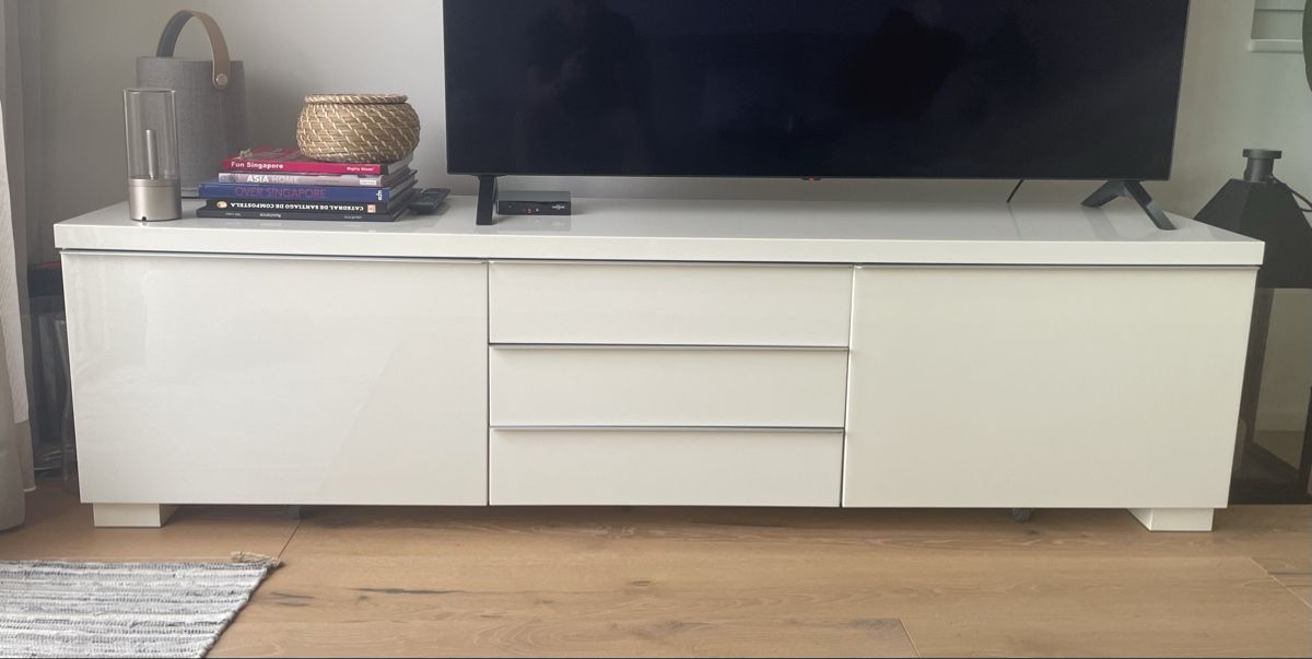 Ikea Mobili TV: IKEA besta TV bench  – Usato da Oberwil BL venduto da ant_62pw