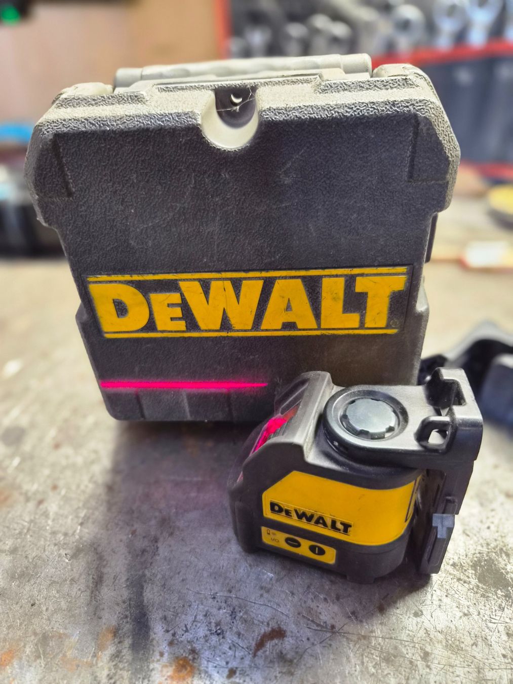 Dewalt Misurare: Kreuzlinienlaser – Usato da Nottwil venduto da TB28 3