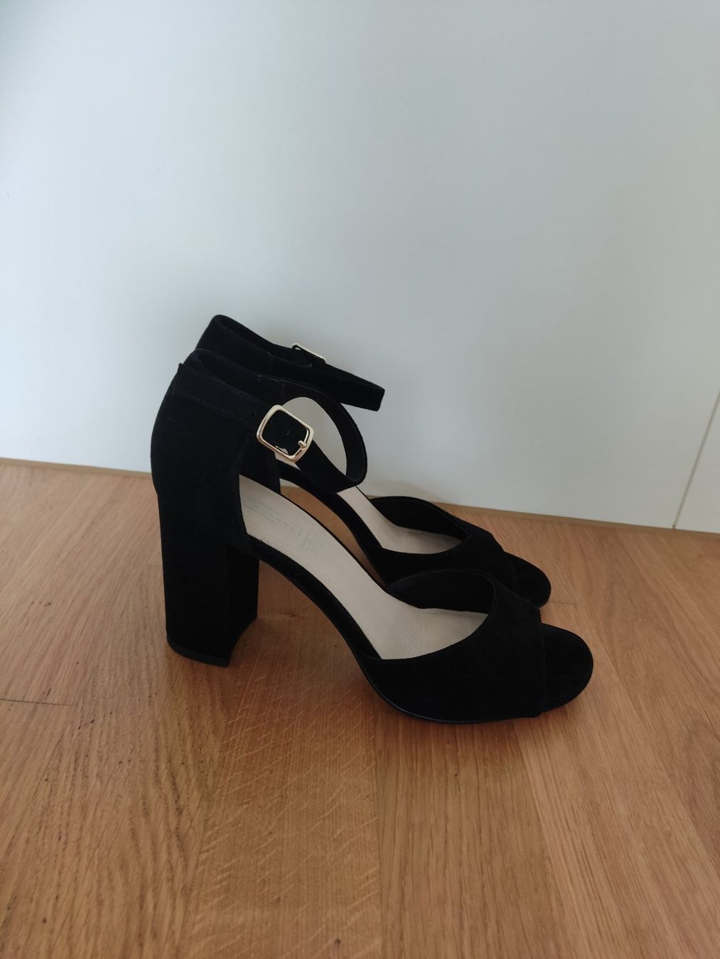 Scarpe da donna: Sandale NEU Gr 40 – Usato da Aarau venduto da Dannysahne 1