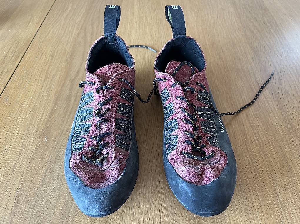 Scarpe da uomo: Chaussons d'escalade Boréal Equinox 40.5 – Usato da Lausanne venduto da oreilles