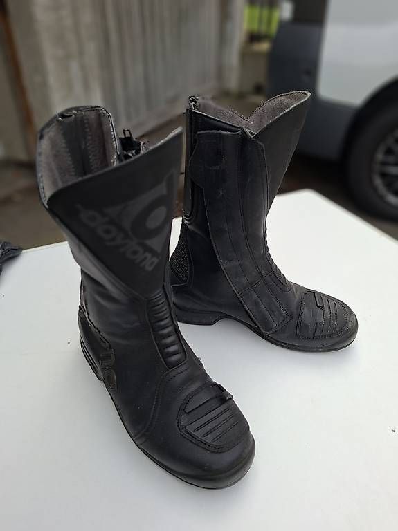 Chaussures femmes: Motorradschuhe Gr 38 – D'occasion à Kreuzlingen par Norina_8b8d