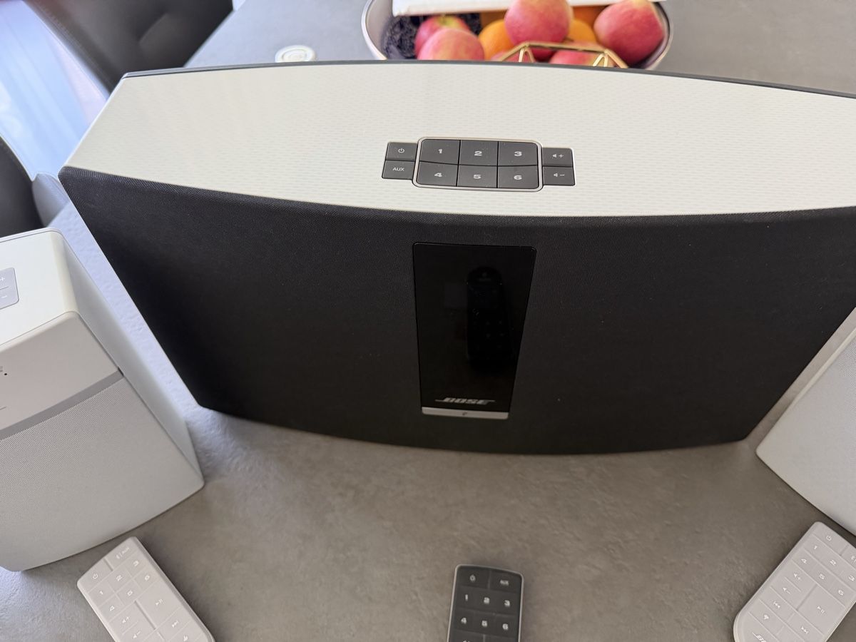 Bose Radios: Bose SoundTouch Subwoofer und 4 Boxen, – Défectueux à Zürich par sne.swiss 2