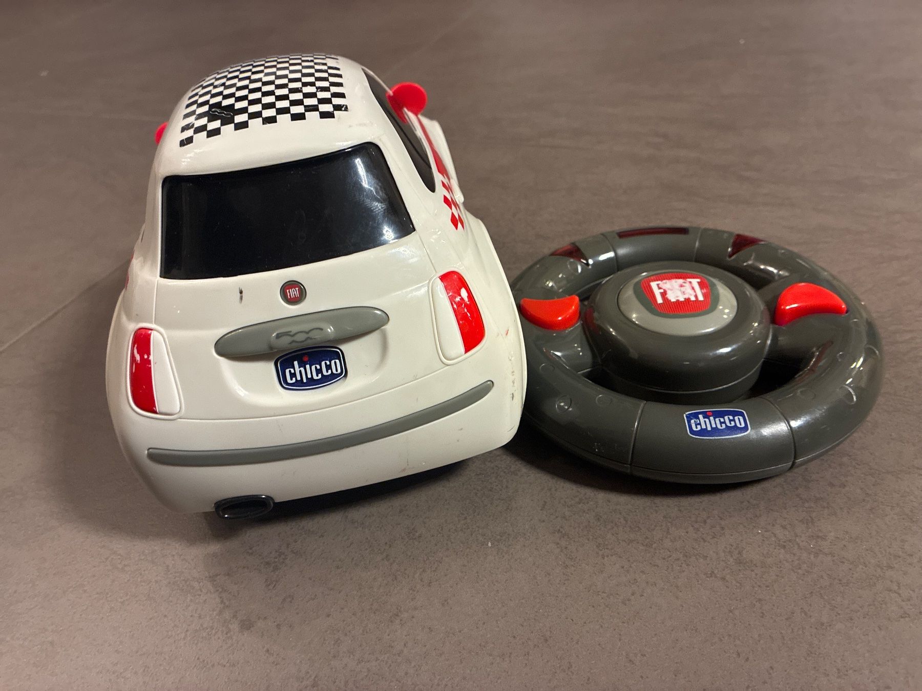 Giocattoli: Ferngesteuertes Auto Fiat 500 Chicco – Usato da Guntershausen venduto da Gloominati 3
