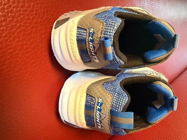 Skechers Scarpe per ragazzi: Skechers Gr. 35 – Usato da Lömmenschwil venduto da classico01 1