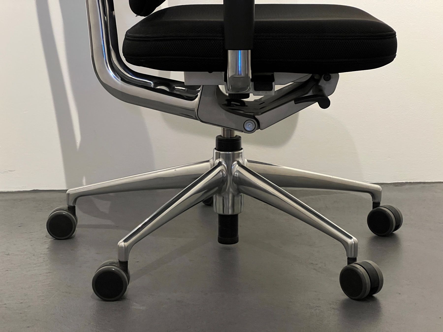 Vitra Stühle: Vitra Headline Bürostuhl – Gebraucht aus Hofstetten SO von  4