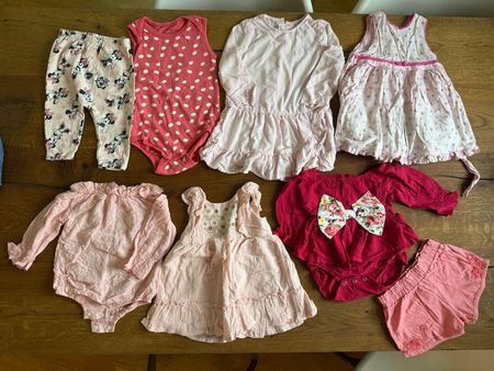 Sommer‑Set: 8 leichte Mädchenkleider – Grösse 74