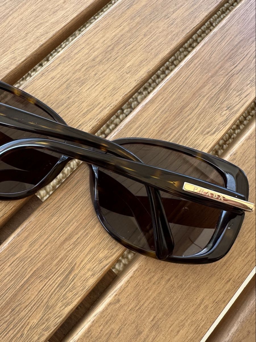 Prada Lunettes & Verres: Lunettes Prada  – D'occasion à Dully par Gaby_bkz2 1