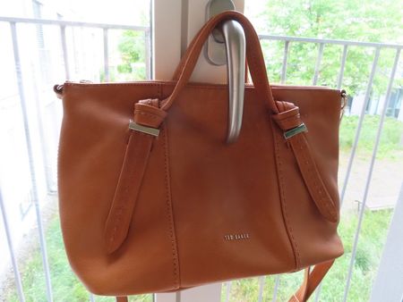 Ted Baker! super tolle Ledertasche mit Crossbody-Ledergurt