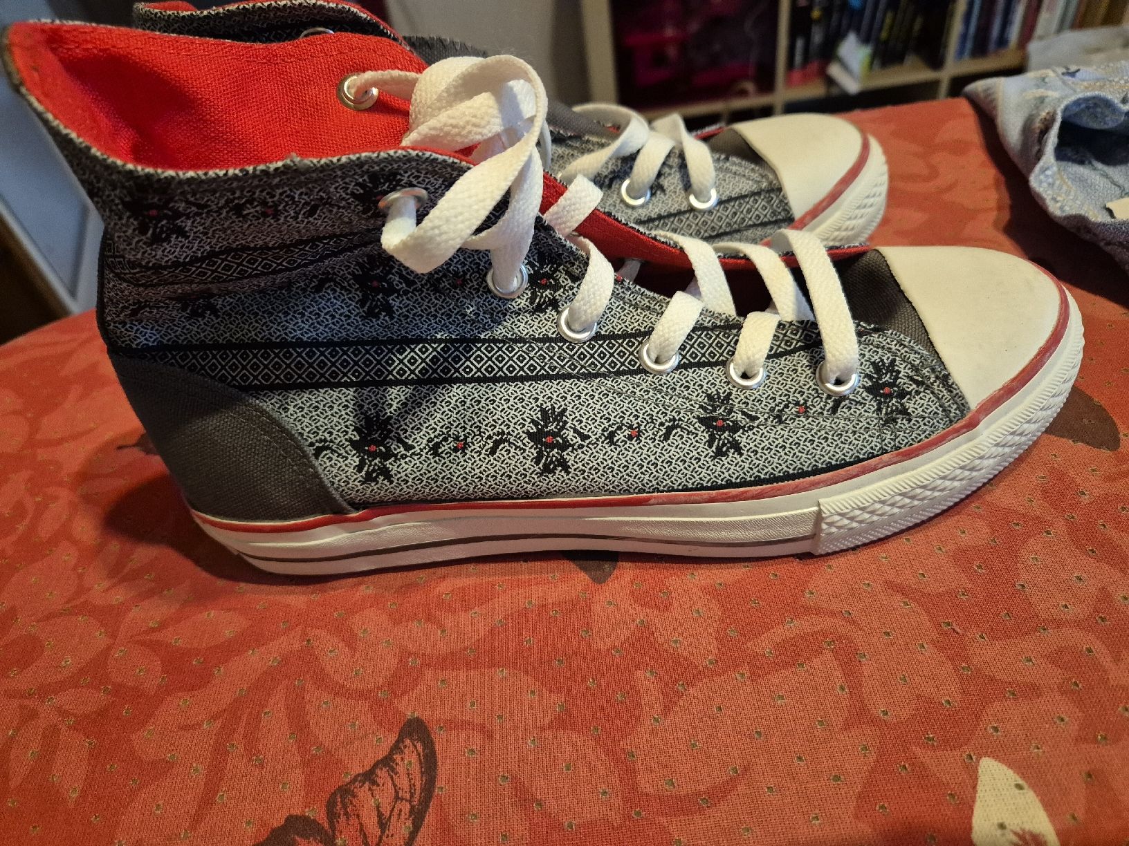 Damenschuhe: Coole Sneaker High-Tops, Gr. 39.Neu – Neu (gemäss Beschreibung) aus Balterswil von bischoftanja 1