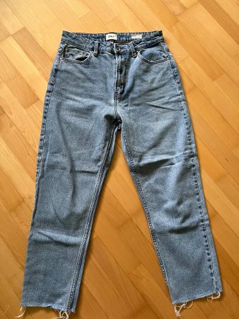 Jeans Only (Emily)