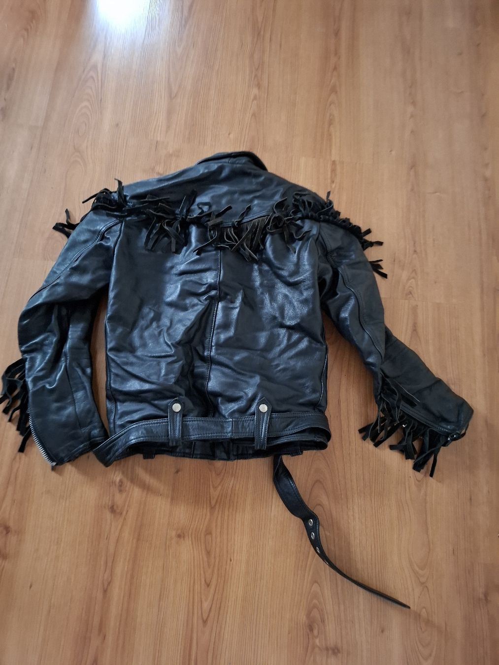 Jacken: Coole Lederjacke mit Fransen, Grösse 48, Original von 1992 – Gebraucht aus Hunzenschwil von Hardrock6 1
