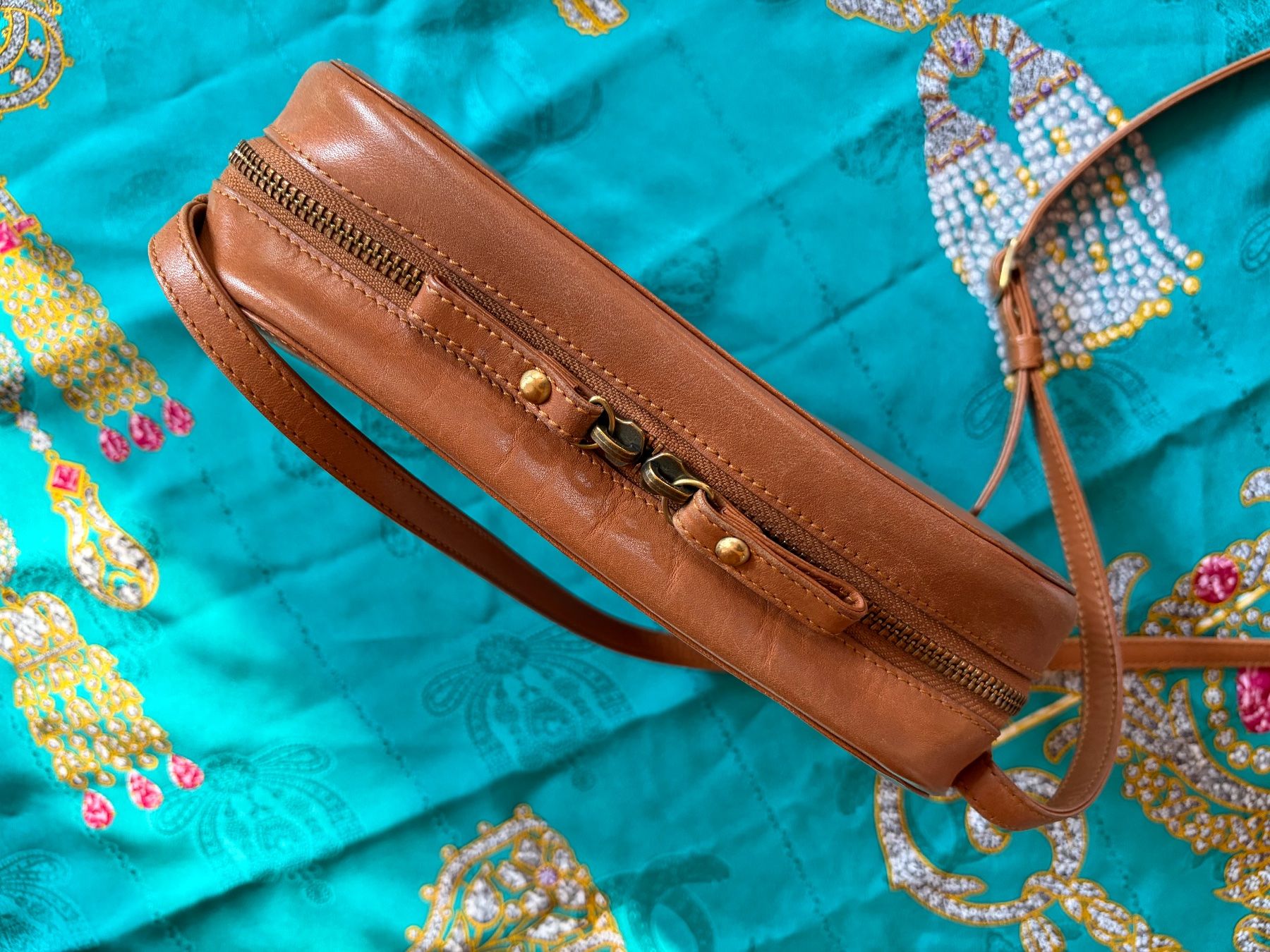 Taschen: LOST & FOUND  Tasche  100 % dickes, hochwertiges Leder – Gebraucht aus Interlaken von Bona55 6