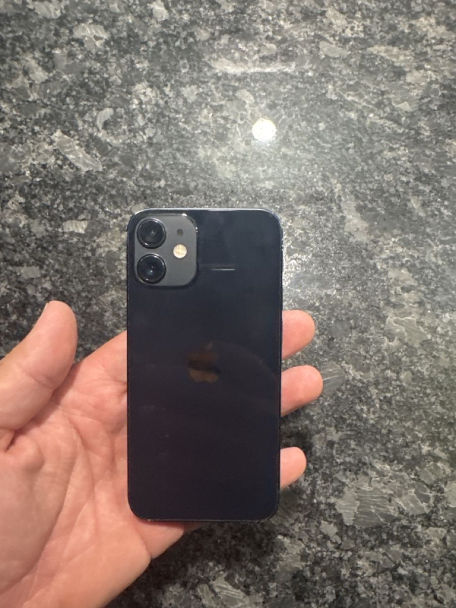 Apple Telefoni cellulari / Smartphones: iPhone 12 mini schwarz – Usato da Triengen venduto da Haf21