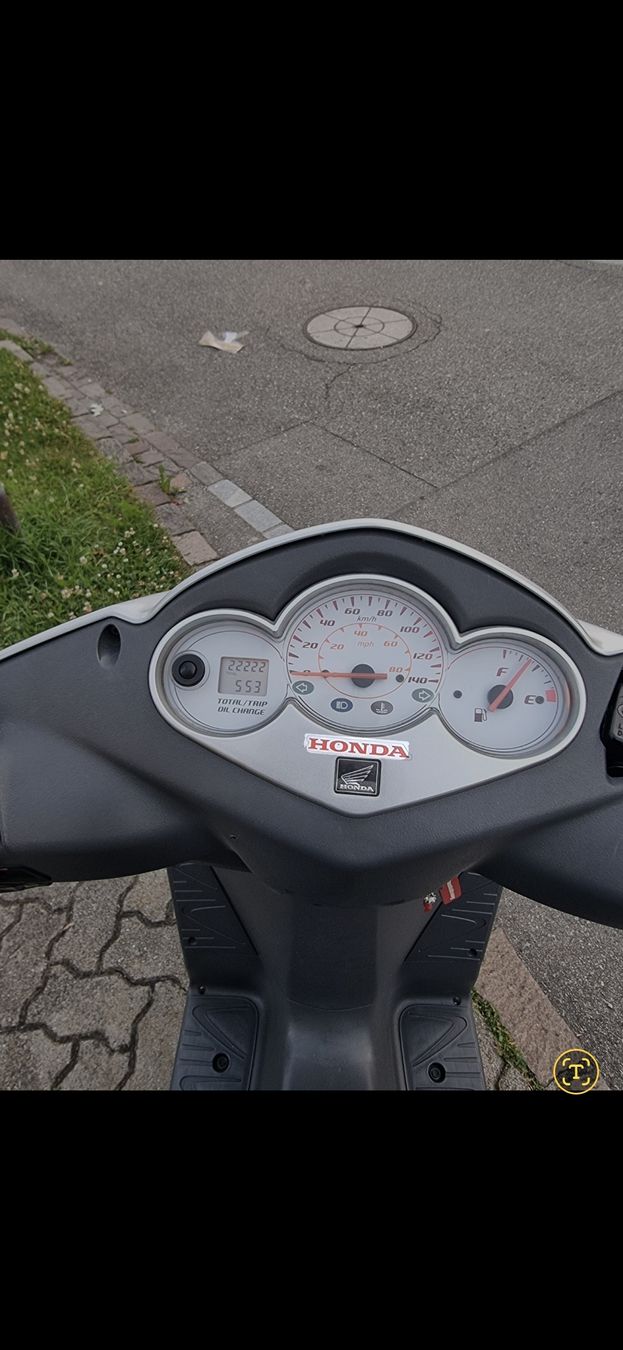 Honda Scooter: Honda Dylan 125 – Usato da Uster venduto da Emy