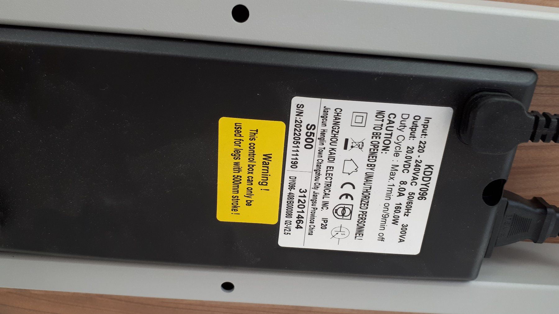 Schreibtische: Schreibtisch elektrisch höhenverstellbar – Gebraucht aus Madiswil von 20gls 5