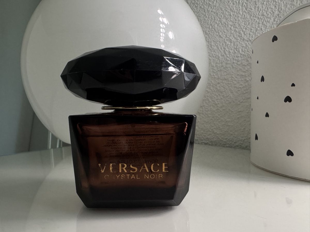 Versace Parfum & Eau de Toilette: Versace Crystal Noir Eau de Parfum 50ml Neu – Gebraucht aus Buchrain von Babyblau777