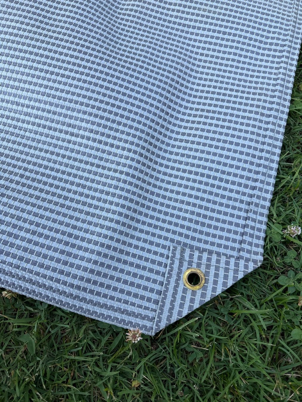 Tappeti: Vorzeltteppich / Outdoor Teppich 2.5 x 4.5 m, hellgrau  – Usato da Haldenstein venduto da Ramona_D. 2
