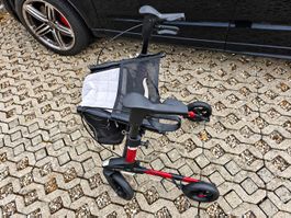 Rollator rot mit Sitz und Tasche gebraucht guter Zustand