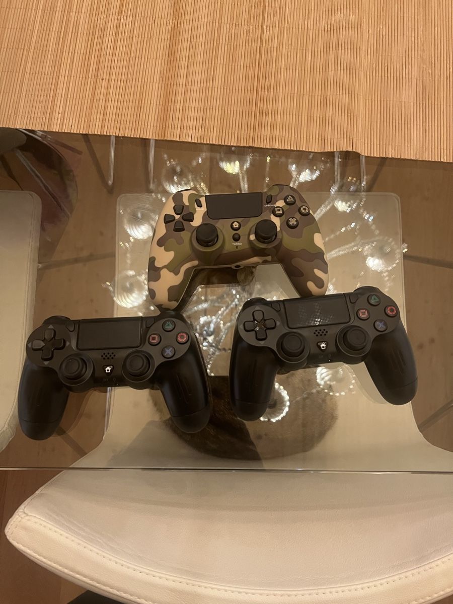 Controller: 3 PS4 compatible controllers – Nuovo (secondo la descrizione) da Zürich venduto da Yoni_to