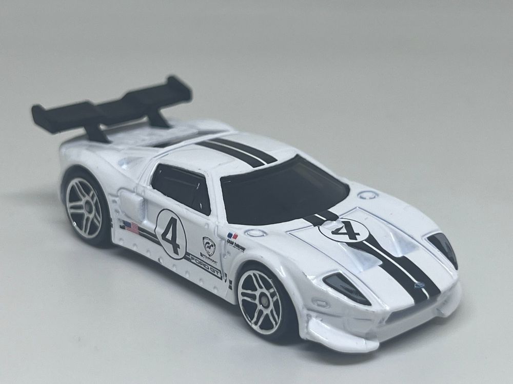 Hot Wheels Ford GT HW Modified 1:64 - Weiß Mit Borla Auspuff Mattel 2025