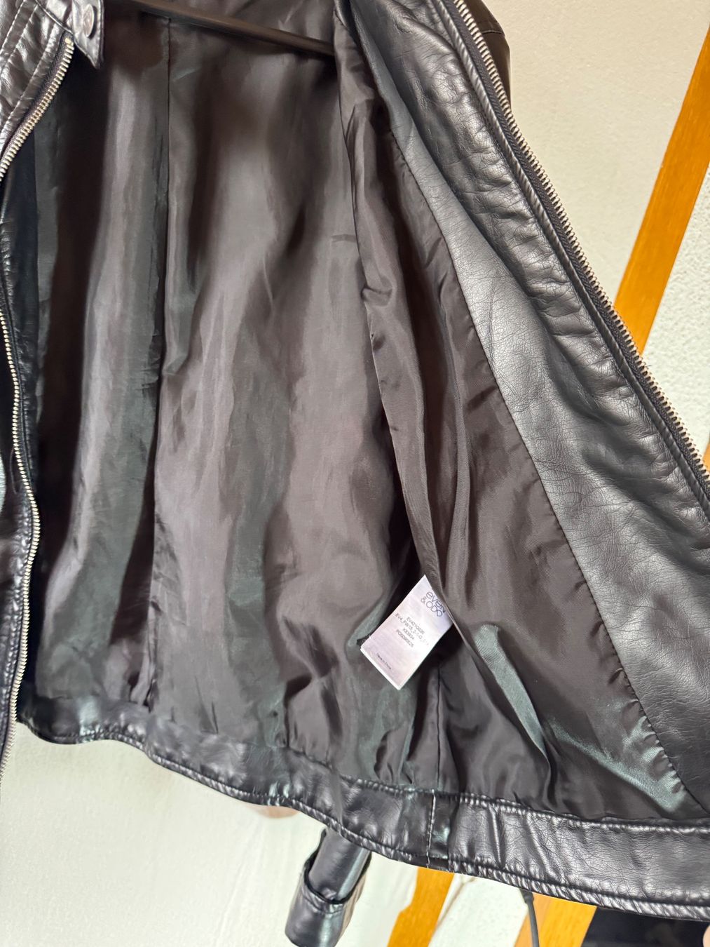 Jacken: schwarze Kunstlederjacke even & odd Gr.S – Gebraucht aus Grosswangen von second_hand_dress 5