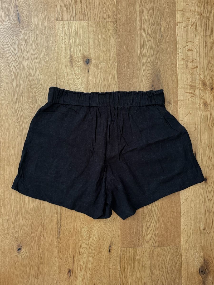 Weekday Pantaloni: Weekday Shorts, Gr. 36 – Usato da Interlaken venduto da fbnscl 1