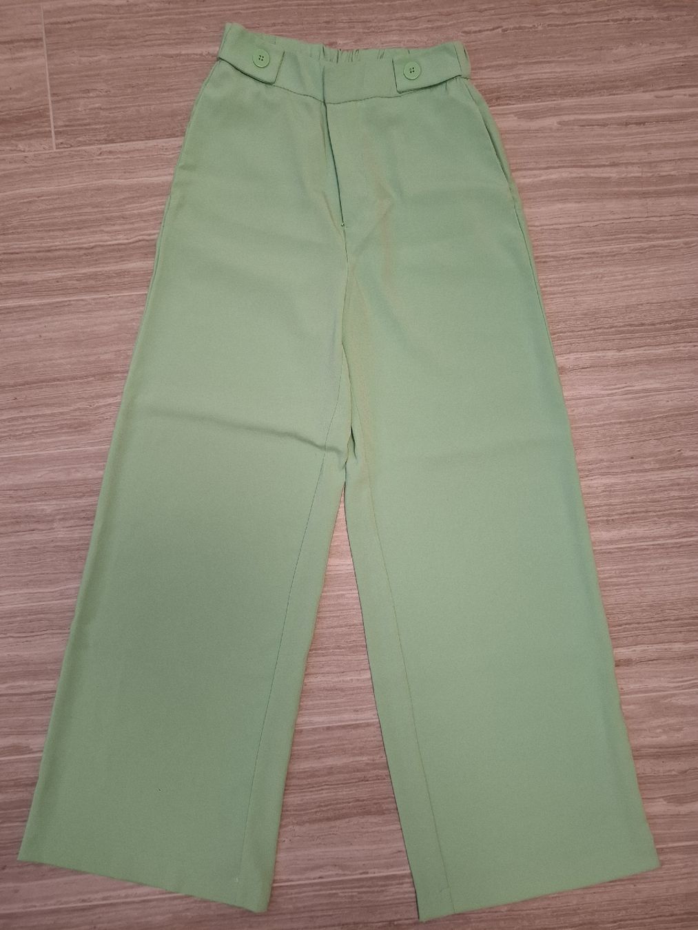 Pantaloni: pantalon vert – Nuovo (secondo la descrizione) da Ecublens FR venduto da ame_y8tq