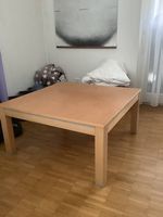 Couchtisch aus Holz 90x90cm