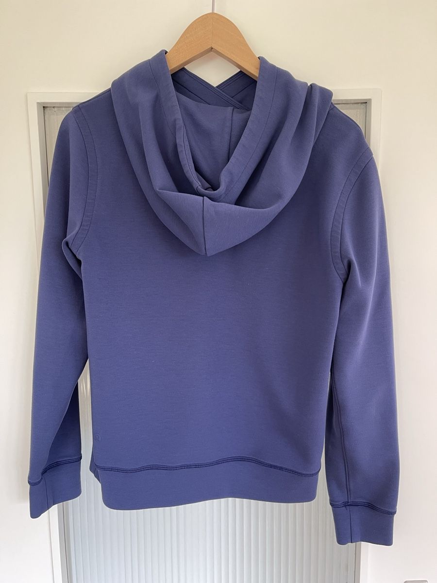 Lululemon Maglioni & Felpe: lululemon hoodie - size S / US6 – Usato da Uster venduto da ann_658q 1