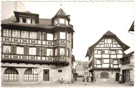 LUZERN-Riegelhäuser (mit VELO+Auto) bei der HOFKIRCHE 1950?