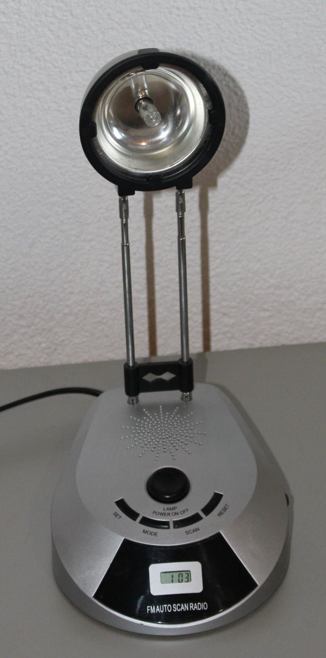 Lampade: Lampe mit FM Auto Scan Radio – Usato da Schaan venduto da antikes_und_kurioses 2