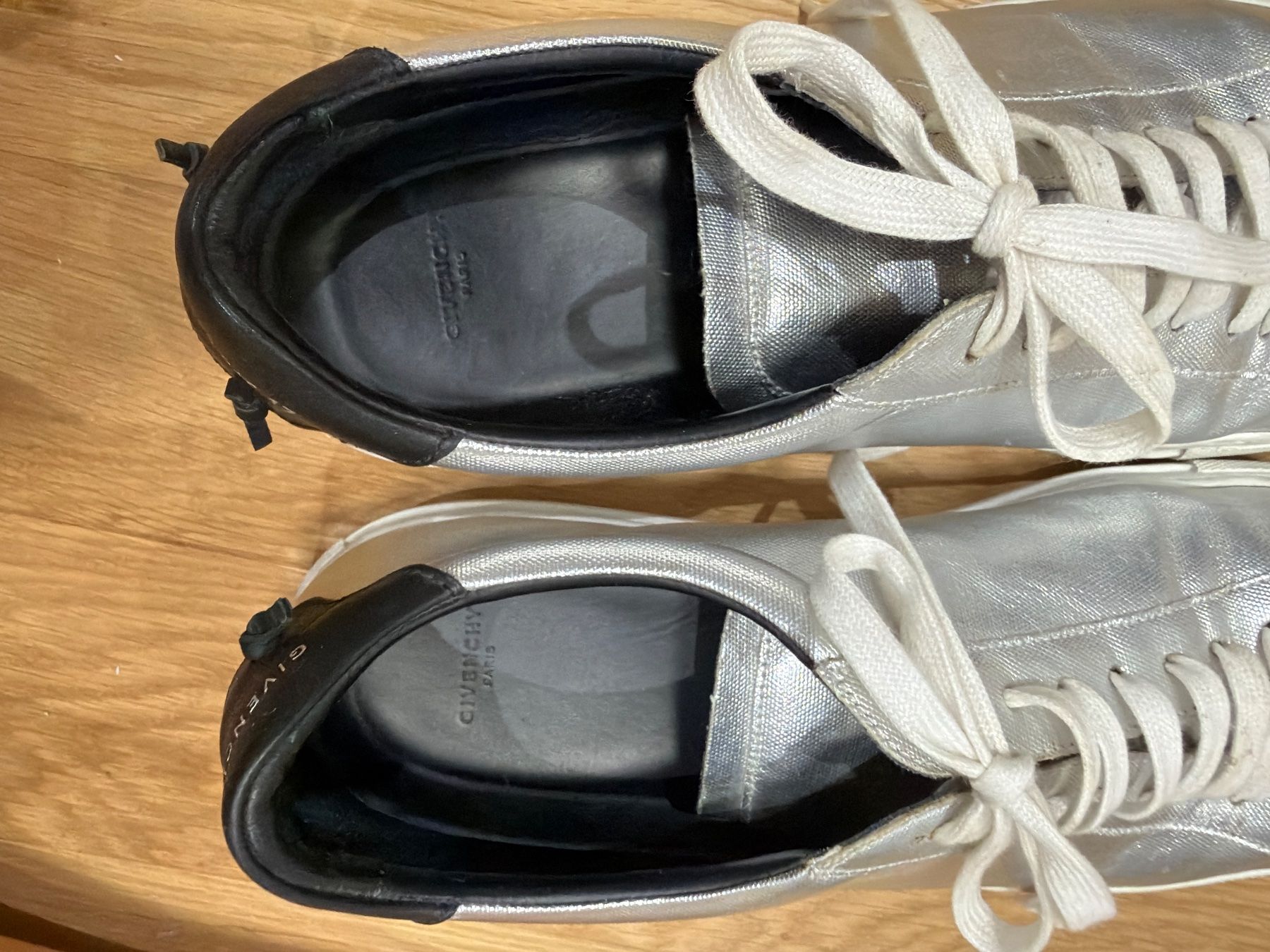 Givenchy Chaussures hommes: Givenchy Sneakers silber Grösse 45 – D'occasion à Roggwil TG par est_r5x7 5