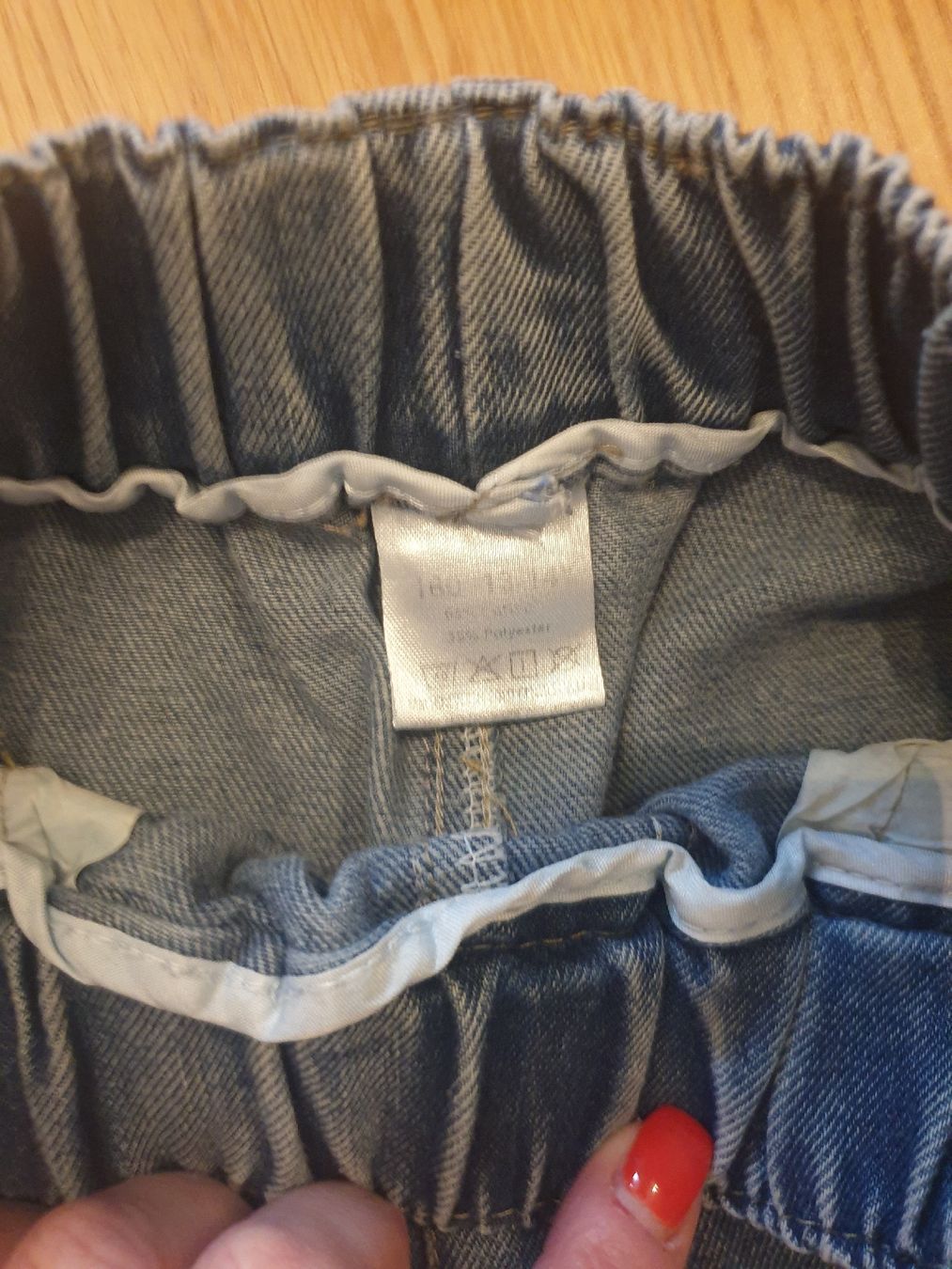 Lotti & Set di vestiti: Deux paires de jeans – Usato da Fribourg venduto da mal_8zjh 3