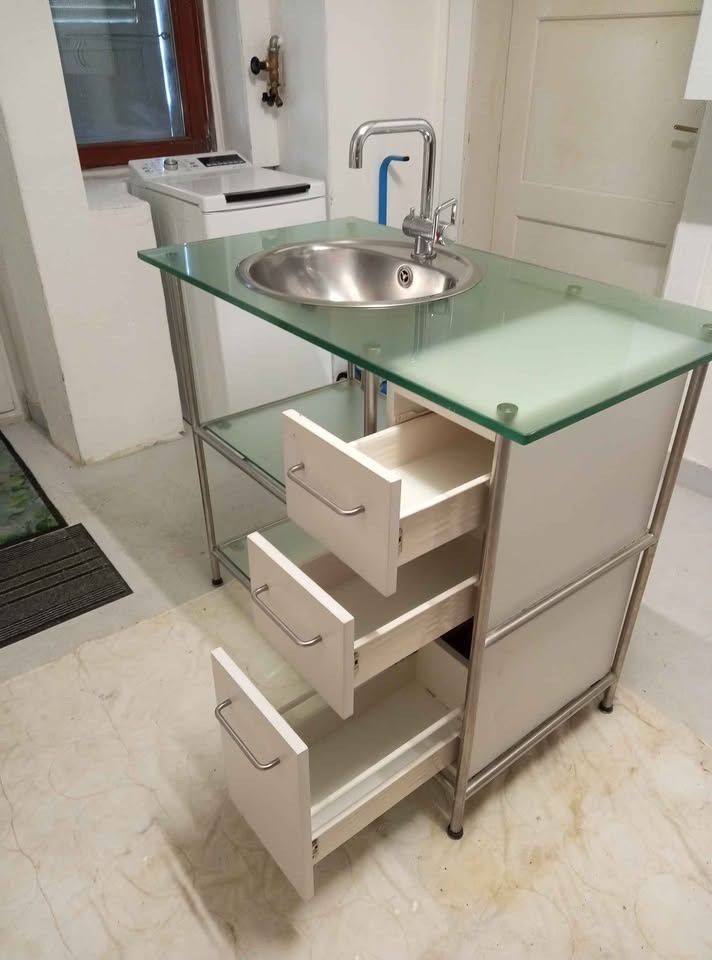 Ikea Mobili per bagno: Meuble sanitaire – Usato da Bienne venduto da Daniel_Schader 5