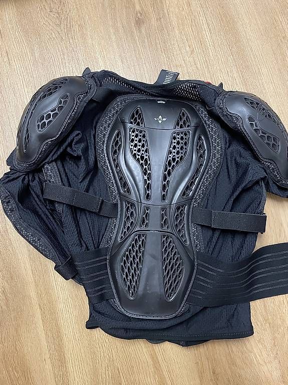 Schutz & Schoner: Protektorenweste von Alpinestars Youth Bionic – Gebraucht aus Klingnau von Miklo83