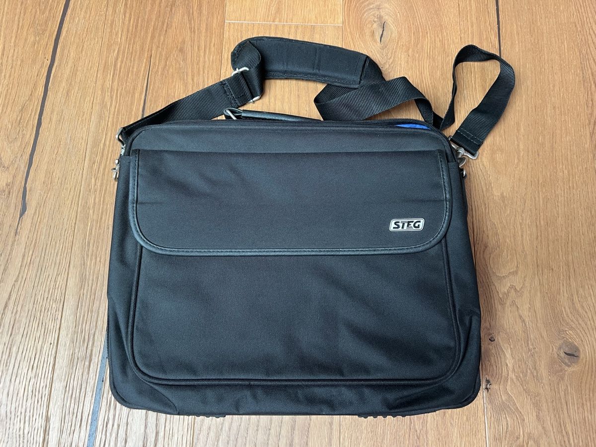 Borse: Steg Laptoptasche schwarz neu – Nuovo e nell'imballaggio originale da Schenkon venduto da Can63