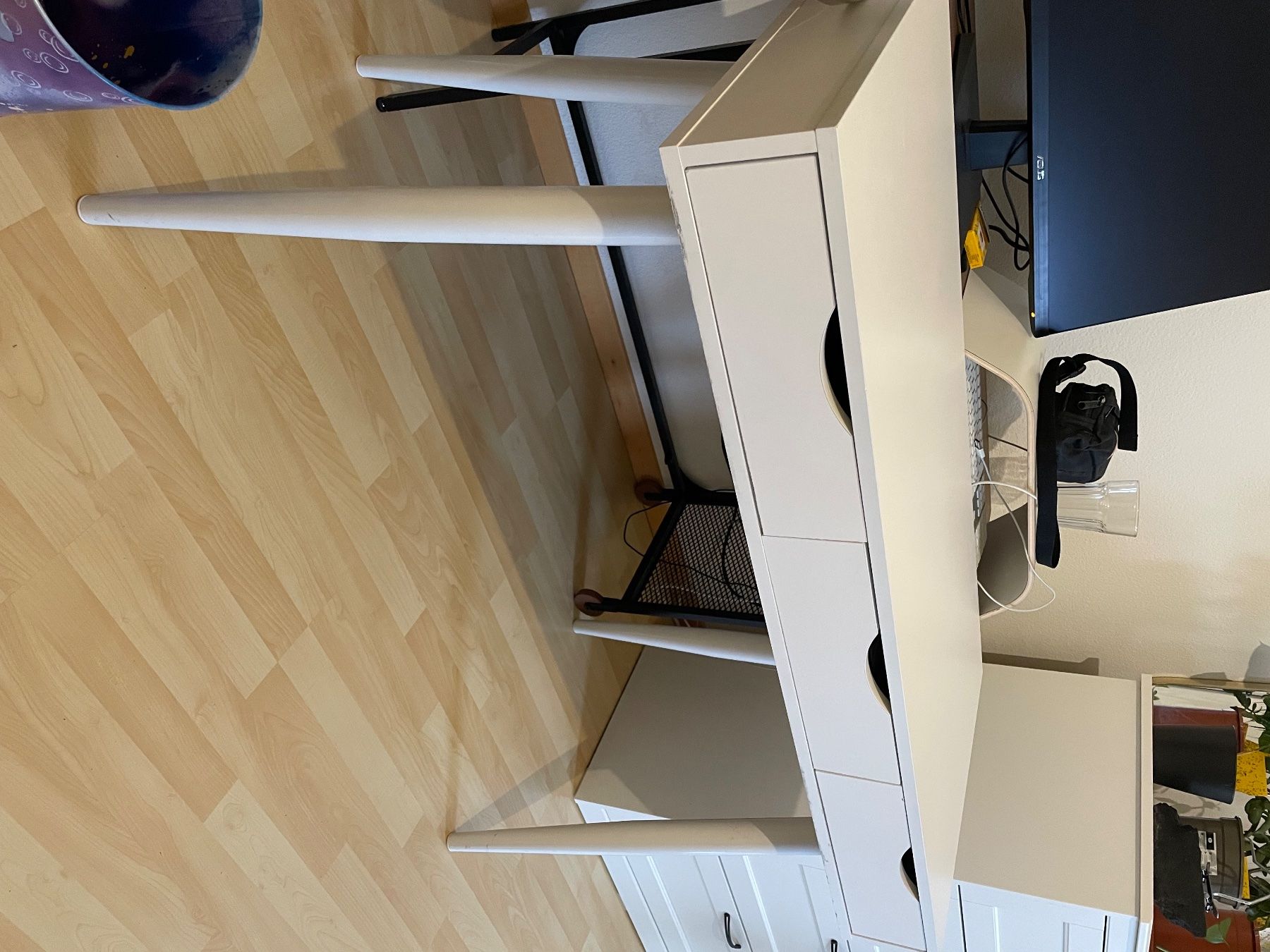Ikea Scrivanie: Schreibtisch – Usato da Zürich venduto da win_sgq9