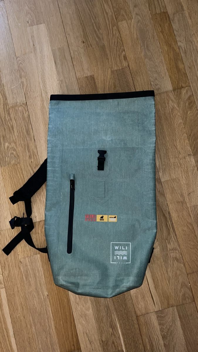 Zaini: WILI Waterproof Backpack – Nuovo (secondo la descrizione) da Bern venduto da vas_9gq2