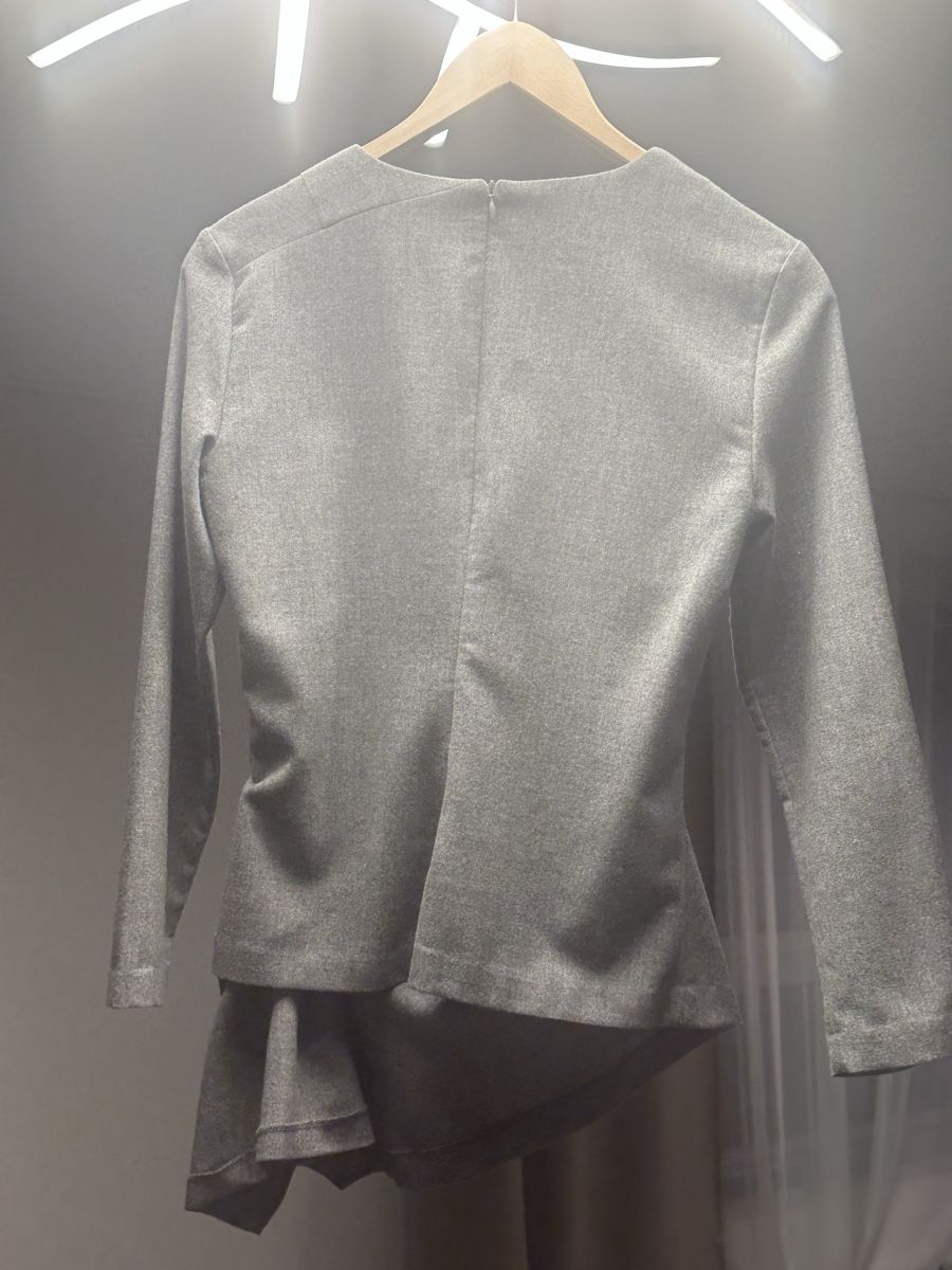 Zara Top: Zara Wool Asymmetric Draped Top size S – Nuovo (secondo la descrizione) da Zürich venduto da NYDDYN 2