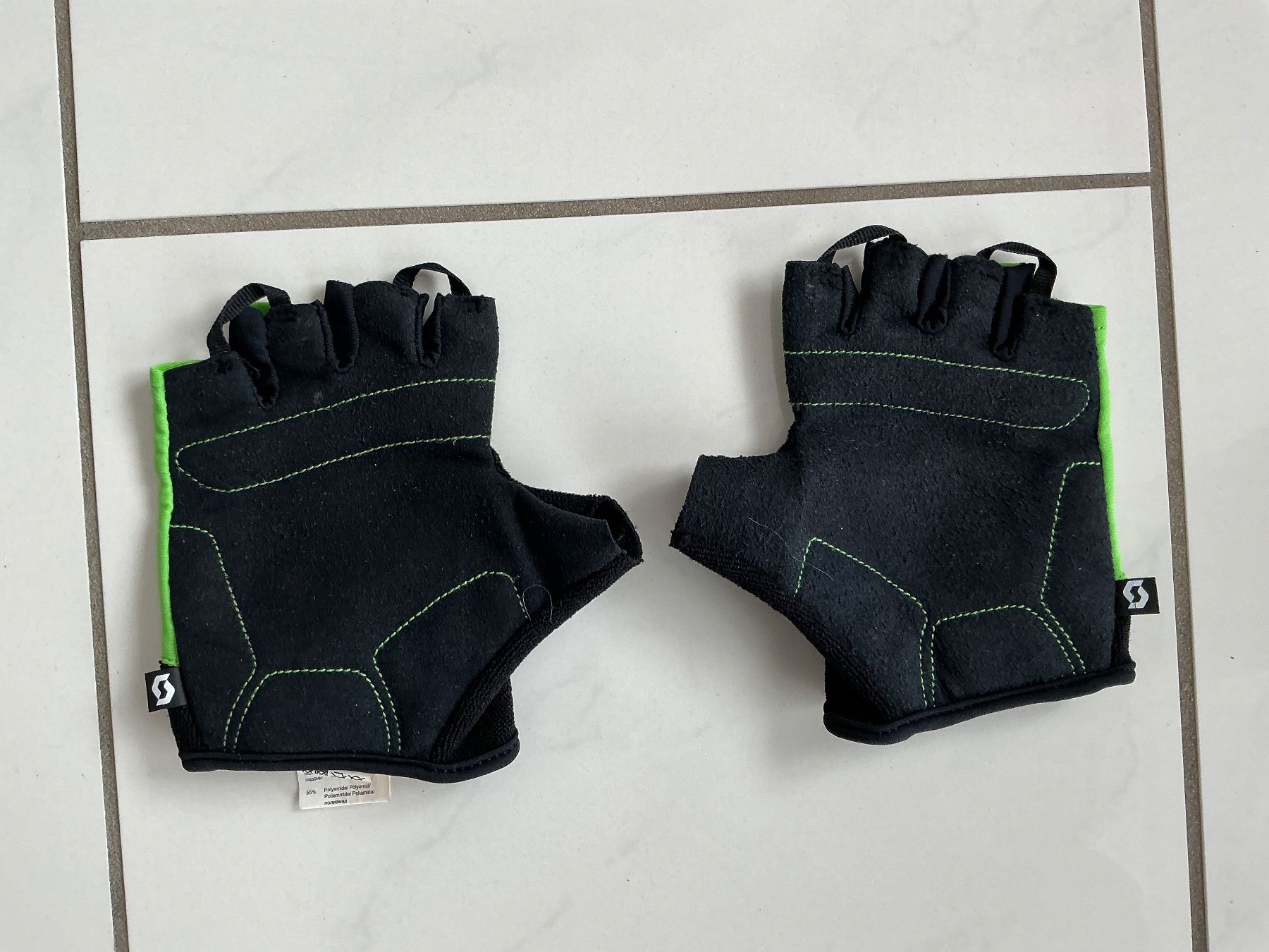 Scott Kinderhandschuhe: Neuwertige Velohandschuhe Scott Gr.6.5 – Neu (gemäss Beschreibung) aus Biel-Benken BL von Sahra1 1