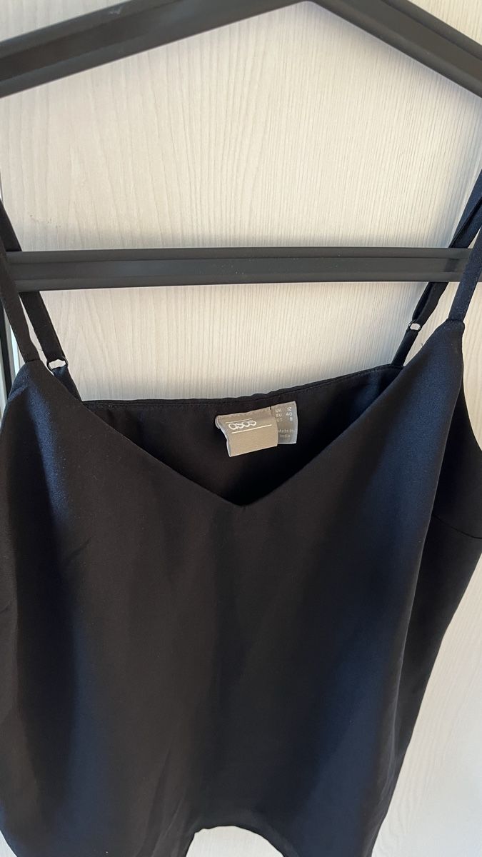 Asos Top: Top schwarz V-Ausschnitt – Usato da Zürich venduto da vhaav1510 1