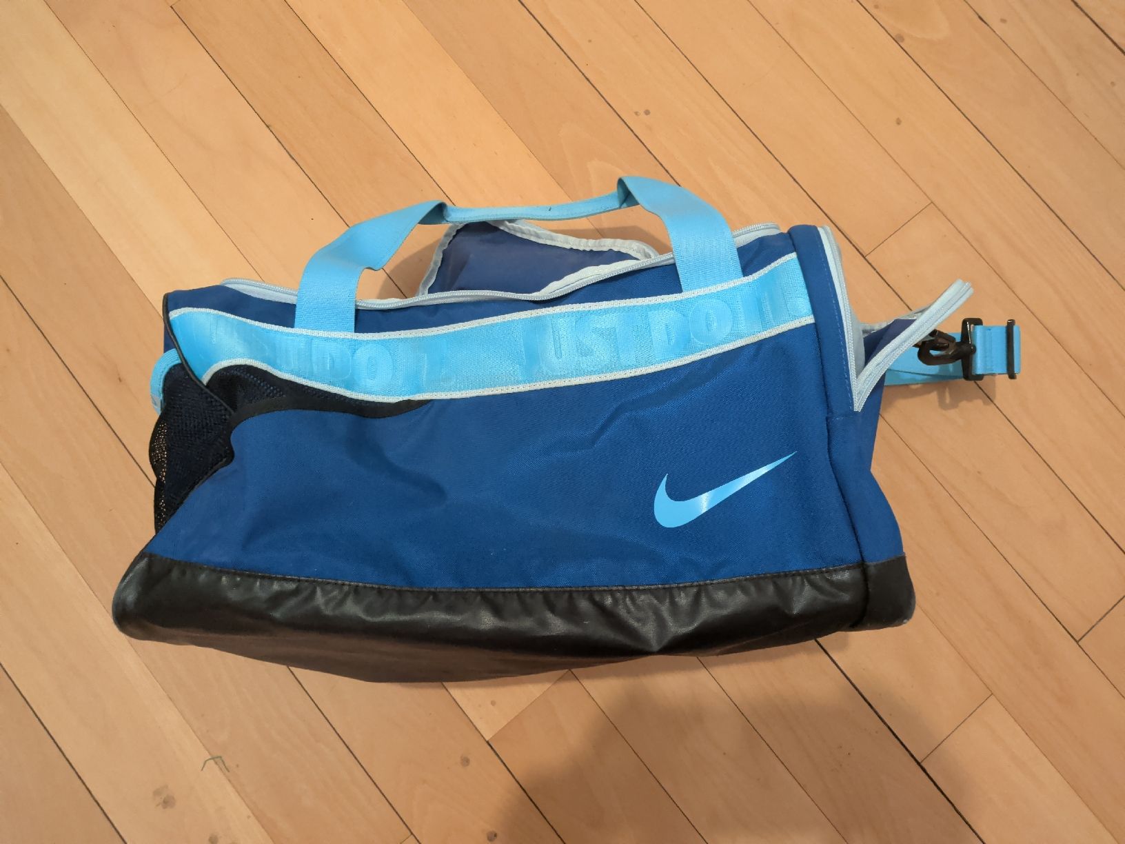 Nike Borse: Blue Nike gym bag – Usato da Zürich venduto da mat_tsl5 1