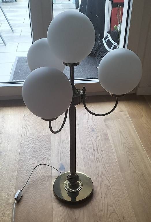Lampade: Stehlampe mit vier Glaskugeln – Usato da Steinach venduto da Tsgweh