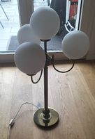 Stehlampe mit vier Glaskugeln