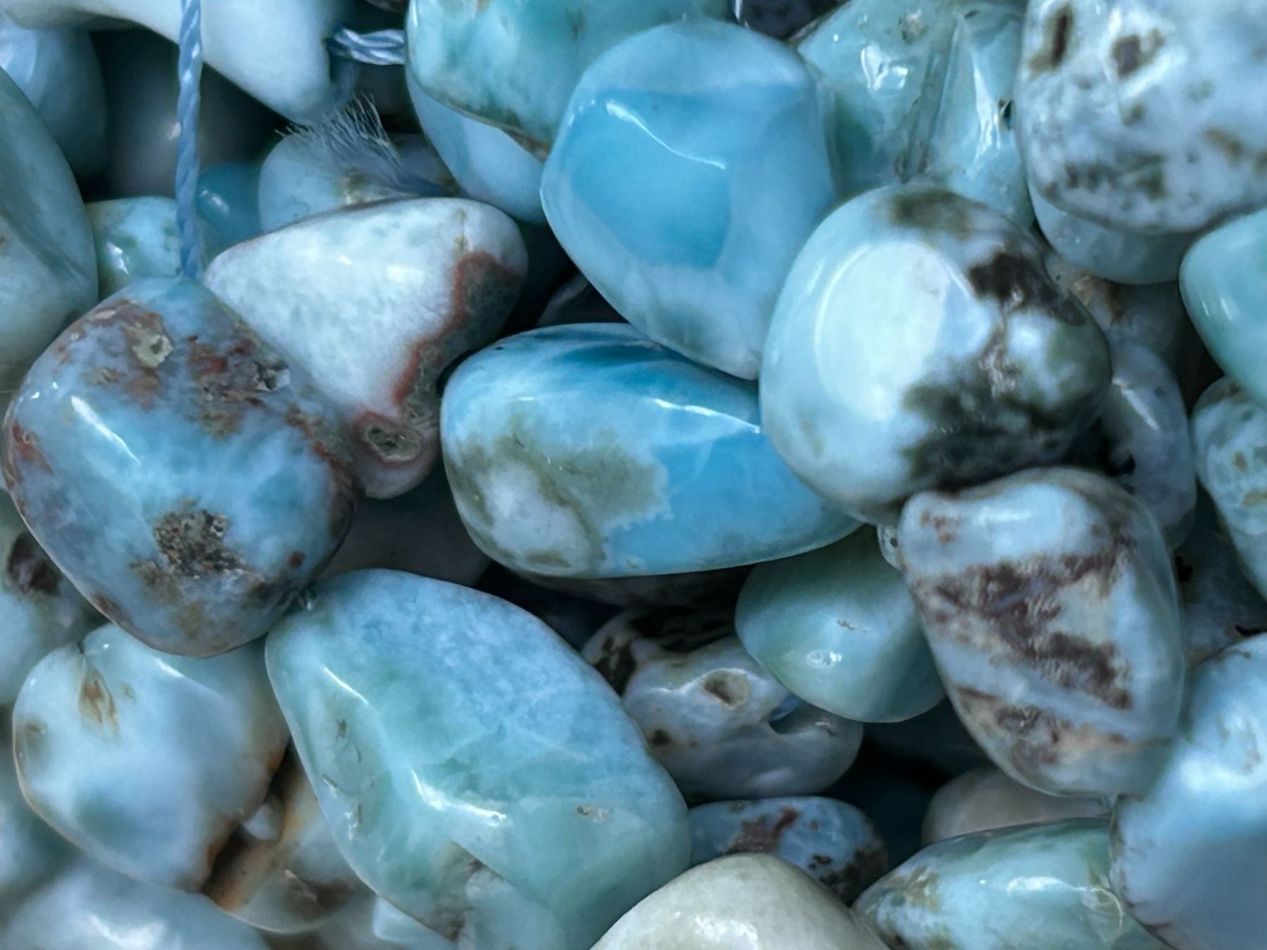 Pietre preziose: Strang echte Dom. Rep. Larimar Nuggets / stone 8-10 mm – Nuovo e nell'imballaggio originale da Niederrohrdorf venduto da Ytobi 1